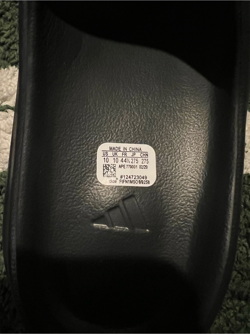 YEEZY SLIDES ONYX (Size 10) - Picture 5 of 9